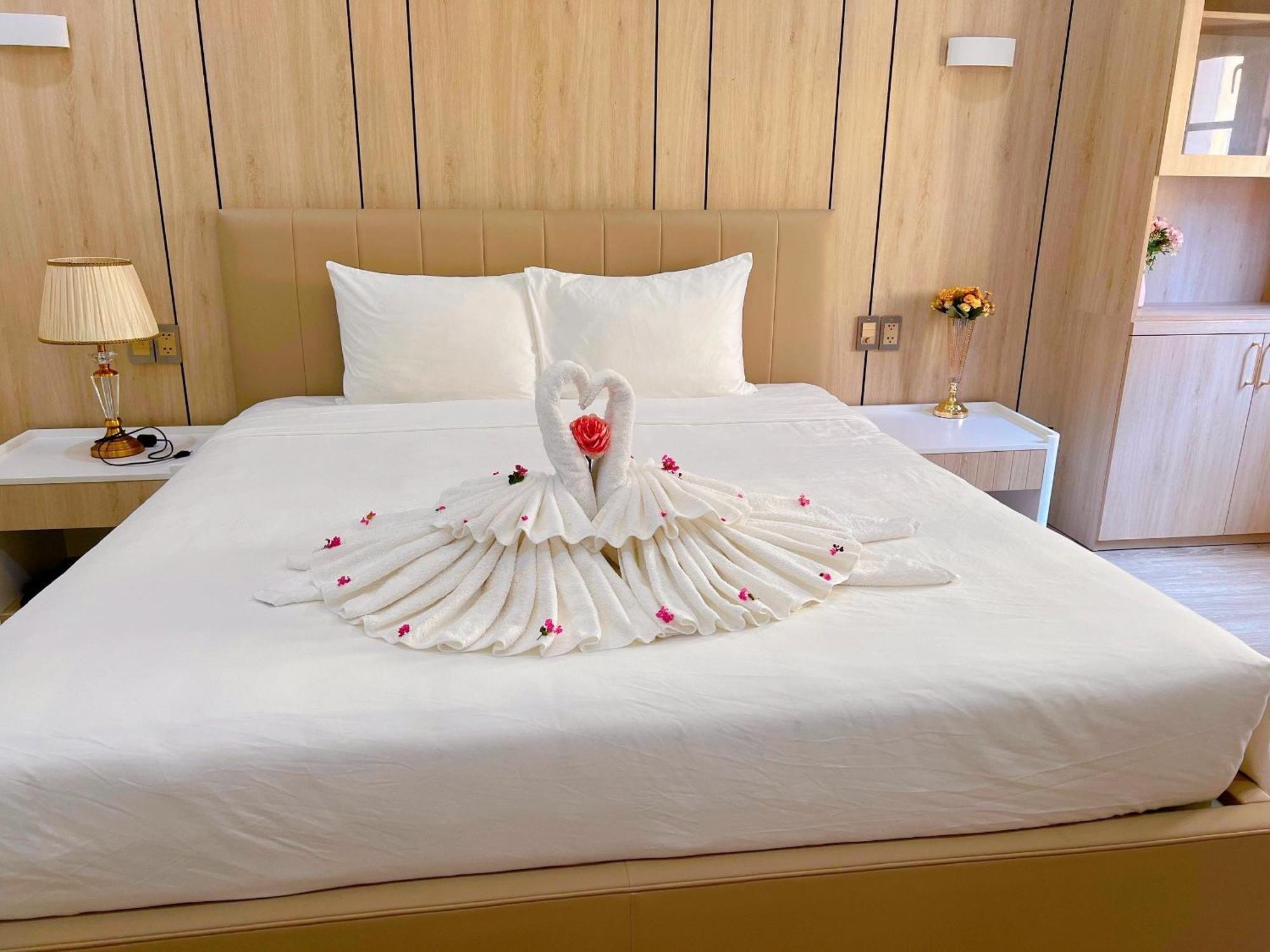 Sunset Sorrento Phu Quoc Aparthotel Exterior photo